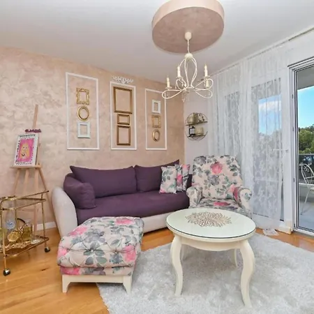 アパート Hani 2 *