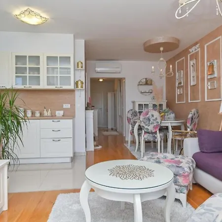 Hani 2 アパート マカルスカ